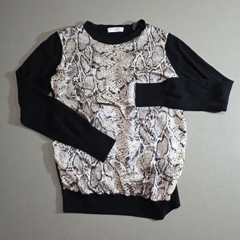 Equipment Femme Silk Wool Snake Print Mixed Media Sweater Black Small Q313-S022